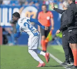  ??  ?? Assalé, entrando al campo. Uno de los últimos fichajes del Leganés.