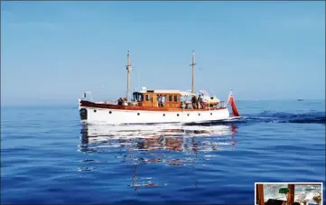  ?? (Photo V. S. et DR) ?? Le Seaway prend la mer tous les jours pour transporte­r les invités des Voiles au plus près des régates. À droite, la barre du navire.