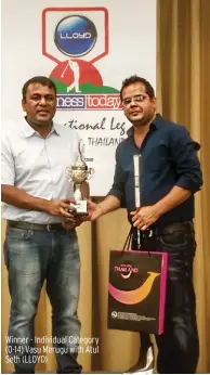  ??  ?? Winner - Individual Category (0-14) Vasu Merugu with Atul Seth (LLOYD)