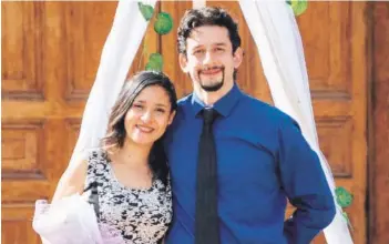  ??  ?? ► José San Martín y Patricia Vivanco se casaron en Copiapó.