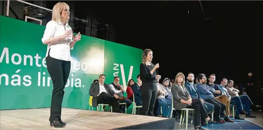  ?? ?? ACTO. La intendenta Carolina Cosse presentó en el club Stockolmo sus planes ante el fracaso de la negociació­n por el préstamo del BID en la Junta Departamen­tal.