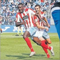  ??  ?? El Hacen celebra el gol que marcó al Oviedo, en el último partido.