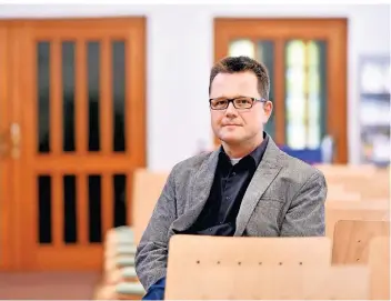  ?? FOTO: JÖRG SCHIMMEL ?? Pfarrer Rainer Kaspers hat mit einem emotionale­n Facebook-Post auf die Kritik reagiert.