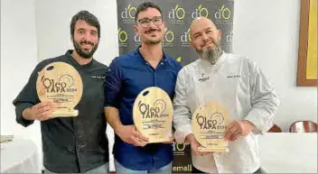  ?? ?? David Méndez (tercero), Edgar Rodríguez (primero) y Kike Erazo (segundo), con sus trofeos.