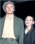  ?? ?? FIRST LOVE: Val Kilmer wedded British actress Joanne Whalley, the mother of his two kids, in 1988.