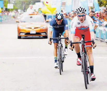  ?? CRCICLISMO ?? El ruso Artur Ershov logró imponerse en el embalaje a un combativo hondureño Luis López, del equipo Óptima Deluxe, de Guatemala, en la tercera etapa de la Vuelta, que se disputó entre La Cruz y Nicoya.