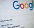  ?? Foto: dpa ?? WM Auslosung ist der Top Suchbegrif­f 2017 der Deutschen bei Google.