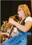  ??  ?? Rebecca Windisch setzt mit ihrem Saxophonso­lo den Glanzpunkt.