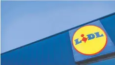  ?? Foto: Matthias Balk, dpa ?? Die Discount Kette Lidl streitet mit einem ihrer Betriebsrä­te aus dem Kreis Augsburg vor Gericht.