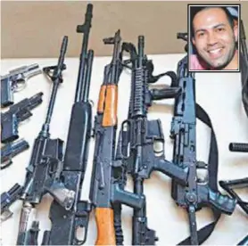  ?? Divulgação ?? Armas e munições foram apreendida­s com Pulgão (no detalhe)