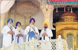  ?? SAMEER SEHGAL/HT ?? Flanked by other Sikh high priests, jathedar Giani Gurbachan Singh reading out the hukamnama (edict) excommunic­ating Sucha Singh Langah, at Akal Takth in Amritsar on Thursday.