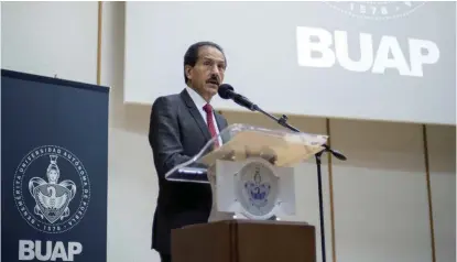  ?? ESPECIAL ?? El rector acudió el Informe de Labores del director de la Facultad de Derecho.