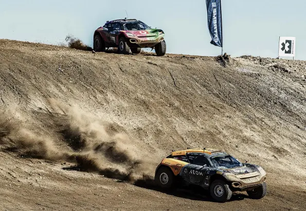  ?? PHOTO: MCLAREN ?? Eat my dust . . . Dunedin driver Emma Gilmour in action at the Chile round of the Extreme E electric rallying series.