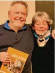  ?? Foto: Nicola Jäckel ?? Mit ihrem Filmabend bei der Kolpingsfa­milie stimmten Josef Pröll und Miriam Friedman in Gersthofen viele im Publikum nachdenkli­ch.