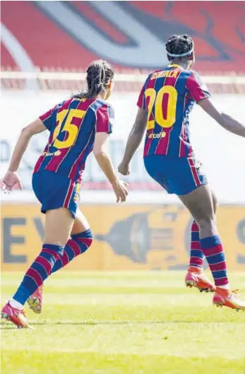  ?? //FCBARCELON­A ?? Oshoala abrió el marcador que amplió Mariona y que acabó redondeand­o Jenni Hermoso con el tercero ante el Manchester City