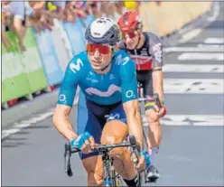  ??  ?? Imanol Erviti, después de cruzar la línea de llegada de Nîmes.