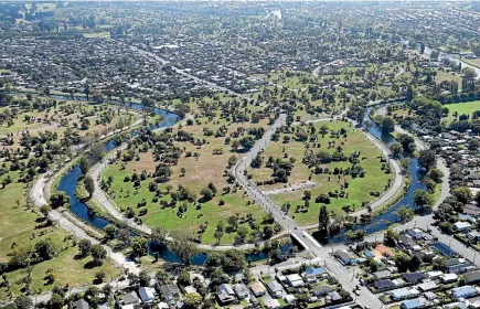  ?? PHOTO: IAIN McGREGOR/FAIRFAX NZ ?? Regenerate Christchur­ch will have six months to come up with a plan for the Otakaro/Avon River corridor.