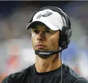  ?? AP ?? Eagles defensive coordinato­r Jonathan Gannon is the new head coach of the Cardinals. Bengals defensive coordinato­r Lou Anarumo was a finalist for the job.