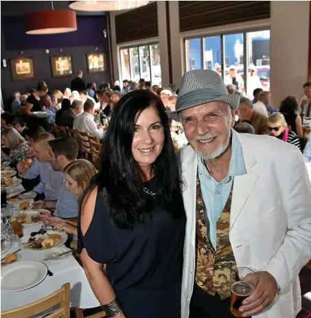  ?? PHOTO: BEV LACEY ?? GOOD CAUSE: Heads and Hearts Safety in Sports lunch organiser Tressa Lindenberg with guest speaker Larry Pickering at The Spotted Cow.