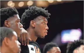  ?? JOE RONDONE/THE COMMERCIAL APPEAL ?? Memphis Tigers center James Wiseman prepares with his teammates to take on the Oregon Ducks before their game at the Moda Center in Portland, Ore. on Tuesday.