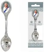  ?? ?? Platinum Jubilee Signature Ornamental Teaspoon LS621 | £8.00