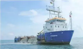  ?? FOTO BELGA ?? Het Belgische schip Pompei werd in 2009 maandenlan­g gekaapt voor de kust van Somalië.