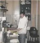  ??  ?? Samuel Linares in the kitchen at his restaurant, La Casa de Samuel.