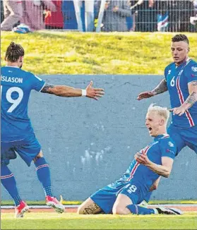  ?? FOTO: EFE ?? Magnusson celebra el gol del triunfo islandés ayer ante Croacia