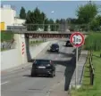  ?? Foto: Hilgendorf ?? Gefährlich für Radler: Unterführu­ng an der Kaiser Karl Straße.