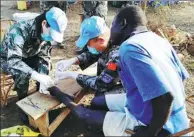  ?? PROVIDED TO CHINA DAILY ?? Chinese peacekeepe­rs provide medical care to people in Juba, South Sudan.
