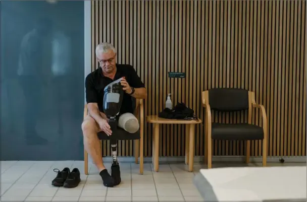  ?? ?? Leif Søgaard fik amputeret sit venstre ben i 2016 og venter nu på svar fra Region Midtjyllan­d, om han er berettiget til at søge erstatning.
Arkivfoto: Rikke Kjaer Poulsen