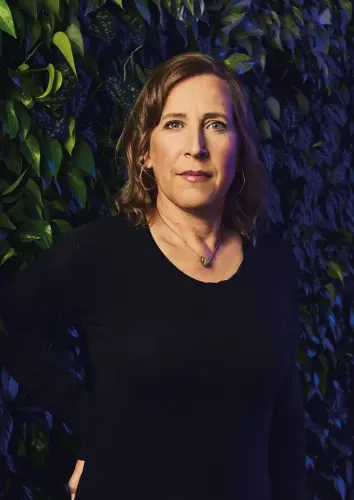  ??  ?? VIDEO-VISIONARIA
La Ceo Susan Wojcicki è stata la prima fan della piattaform­a all’interno di Google