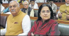  ?? KESHAV SINGH/HT ?? Former CM Bhupinder Singh Hooda and Congress MLA Kiran Choudhary during the budget discussion in the state assembly in Chandigarh on Tuesday.