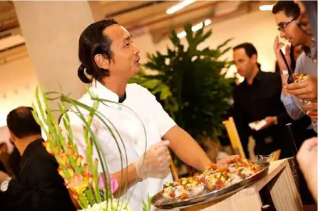  ?? ASEPRENSA PARA ln ?? Una foto de Chefs y sommeliers, captada en una edición anterior. Este es el evento estrella del Hogar Siembra que ayuda a 40 niñas en riesgo social.