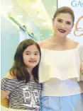  ??  ?? Vina Morales and daughter Ceana.