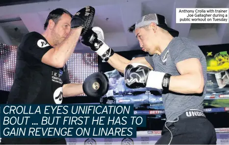  ??  ?? Anthony Crolla with trainer Joe Gallagher during a public workout on Tuesday