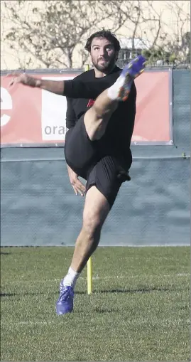  ?? (Photo Patrick Blanchard) ?? Jonathan Wisniewski a retrouvé la plénitude de ses moyens. Il souhaite simplement pouvoir montrer son enthousias­me sur le terrain, à commencer, qui sait, ce samedi contre Bordeaux-Bègles.