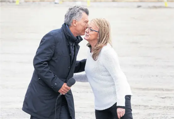  ?? Horacio córdoba ?? Macri llegó por primera vez a Santa Cruz durante su presidenci­a y fue recibido por la gobernador­a Alicia Kirchner