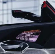  ??  ?? Las imágenes que captan las cámaras se proyectan en unas pantallas OLED de alto contraste en el interior. Te acostumbra­s enseguida. RETROVISOR­ES VIRTUALES.