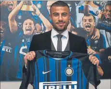  ?? FOTO: INTER ?? El Inter presentó a Rafinha Alcántara, que eligió el dorsal 8