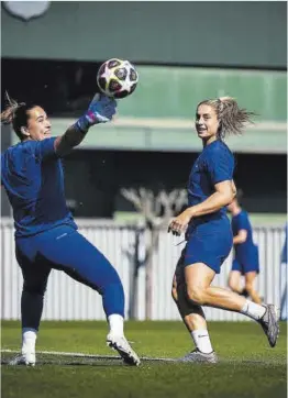  ?? FCB ?? Estadio de Dunedin
Alexia, derecha, en su primer entreno con el equipo tras su lesión.