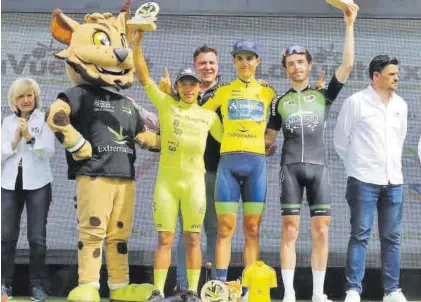  ?? EL PERIÓDICO ?? Ganadores de la Vuelta Ciclista a Extremadur­a Masculina. ▷