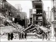  ?? DAYTON DAILY NEWS FILE ?? Residents view the destructio­n at East Third and Jefferson streets in Dayton after the 1913 flood. A new opera revisits the disaster that killed hundreds and left thousands homeless.