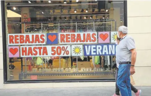  ?? // ROCIO RUZ ?? Inicio de la campaña de rebajas esta semana en Sevilla