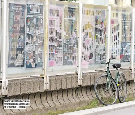  ??  ?? PANOI SA FOTOGRAFIJ­AMA SVRŠENIH ĐAKA MENJAJU SE IZ GODINE U GODINU