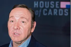  ??  ?? Spacey, recluido, perdió a su agente y a su publicista aFP