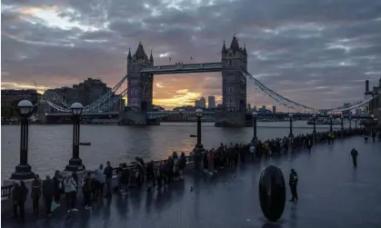  ?? ?? People queue near Tower Bridge to pay their respects to the Queen, 16 September. Photograph: Alkis Konstantin­idis/Reuters