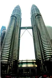  ??  ?? PETRONAS Towers