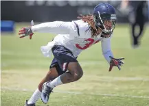  ?? Steve Gonzales / Houston Chronicle ?? Rookie Treston Decoud, a fifth-round draft pick from Oregon State, is the biggest cornerback on the Texans’ roster.