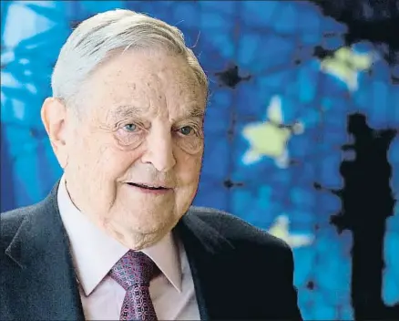  ?? OLIVIER HOSLET / AFP ?? Nacido en Budapest en una familia judía, George Soros se fue de Hungría en 1947